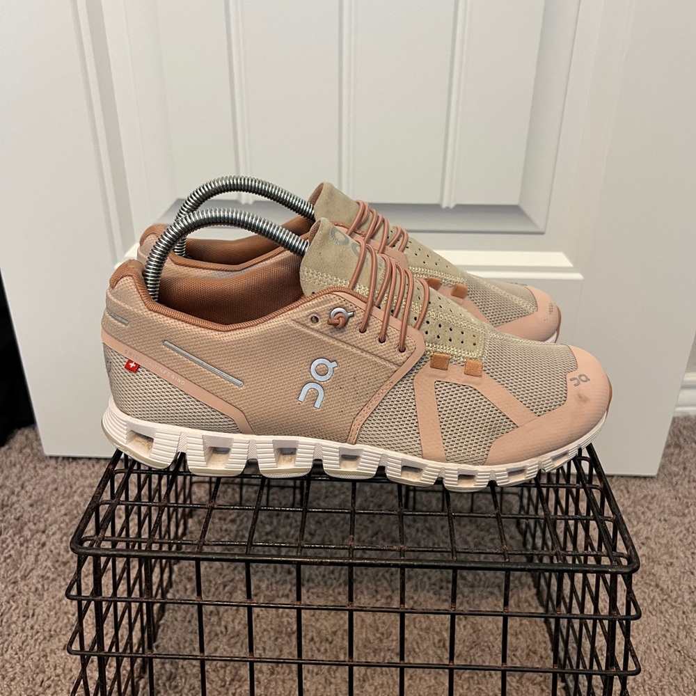 On Running women’s running shoes size 8.5 - Picture 4 of 8